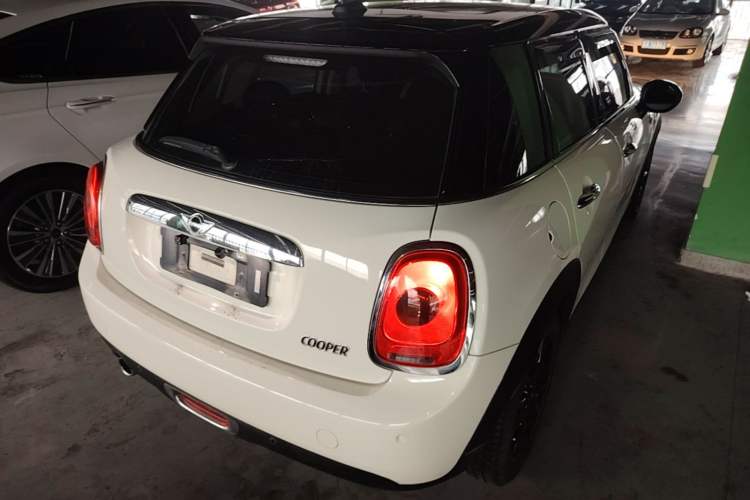 Used MINI 2016 1.5T COOPER Five-Door Edition Rear Right 45 Deg