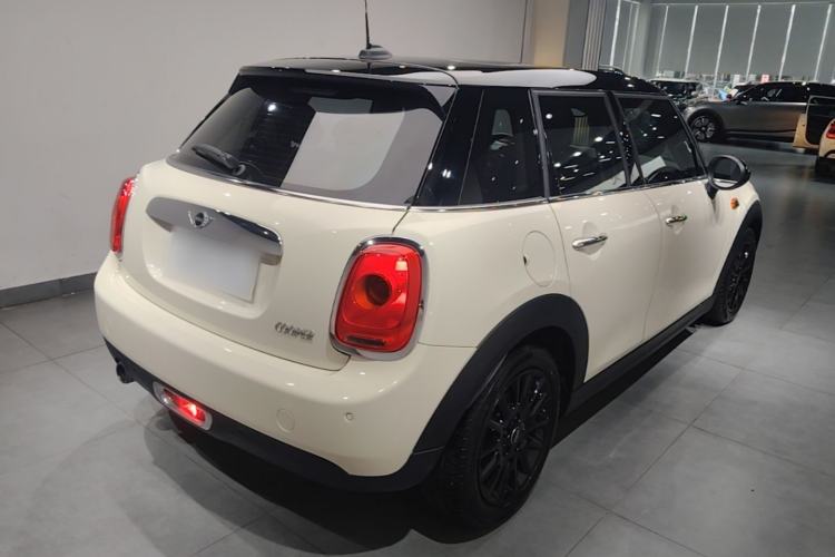 Used MINI 2016 1.5T COOPER Five-Door Edition Rear Right 45 Deg