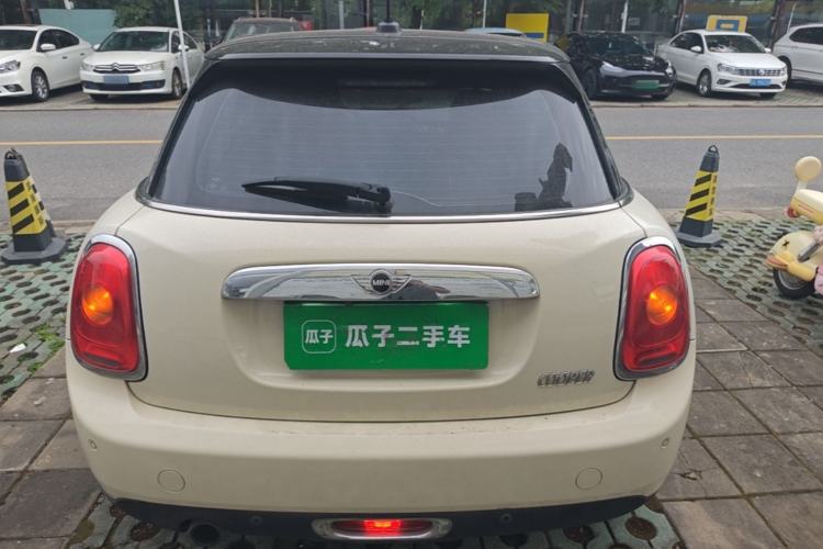 Used MINI 2016 1.5T COOPER Five-Door Edition Rear