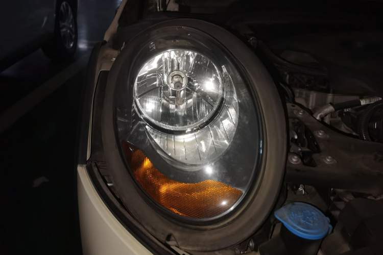 Used MINI 2016 1.2T ONE Pioneer Edition Five-Door Version Right Front Headlight