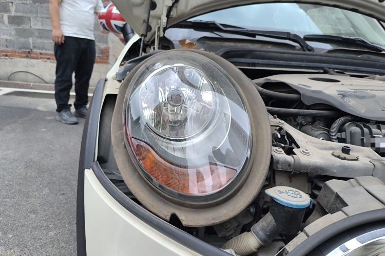 Used MINI 2016 1.5T COOPER Five-Door Edition Right Front Headlight