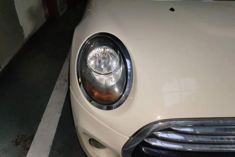 Used MINI 2016 1.5T COOPER Right Front Headlight