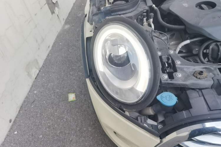 Used MINI 2016 1.5T COOPER Avant-Garde Right Front Headlight