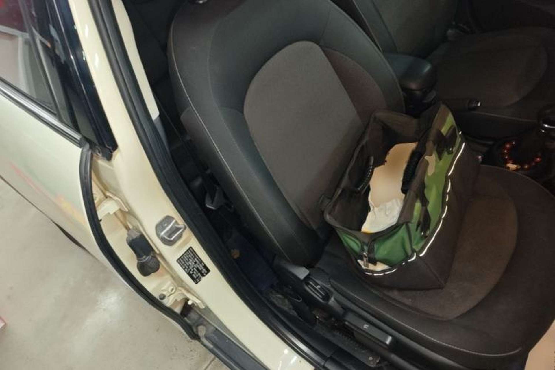 Used MINI 2016 1.2T ONE Five-Door Edition Right Front Seat
