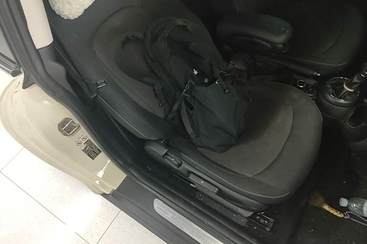 Used MINI 2016 1.2T ONE Pioneer Edition Right Front Seat