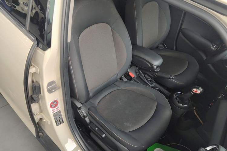 Used MINI 2016 1.2T ONE Pioneer Edition Five-Door Version Right Front Seat