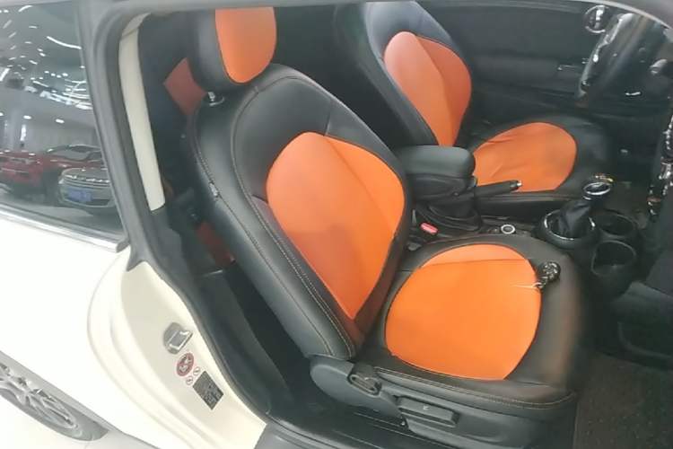Used MINI 2016 1.2T ONE Pioneer Edition Right Front Seat