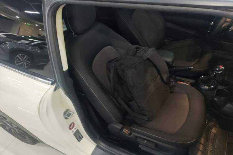 Used MINI 2016 1.2T ONE Pioneer Edition Right Front Seat