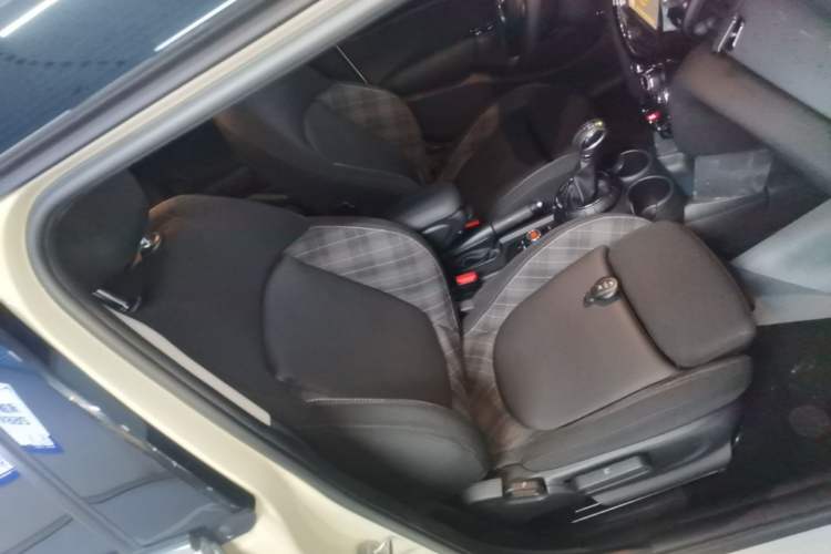Used MINI 2016 1.5T COOPER Five-Door Edition Right Front Seat