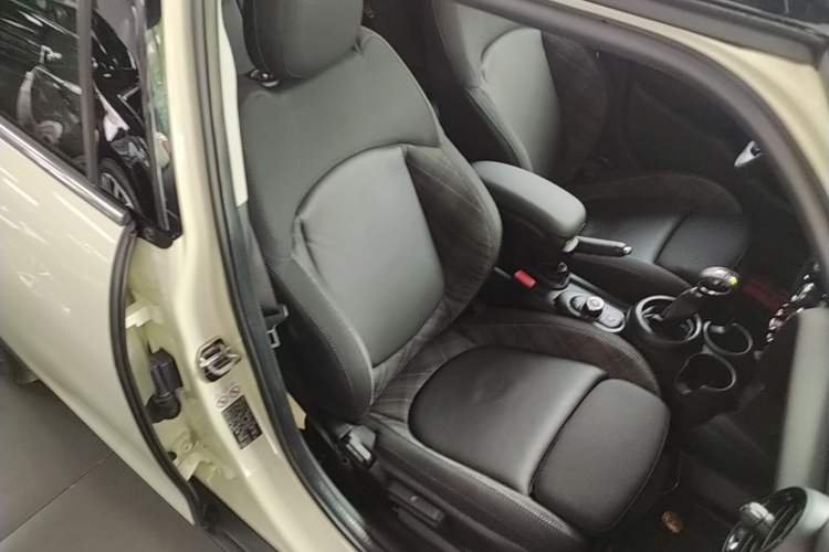 Used MINI 2016 1.5T COOPER Five-Door Edition Right Front Seat