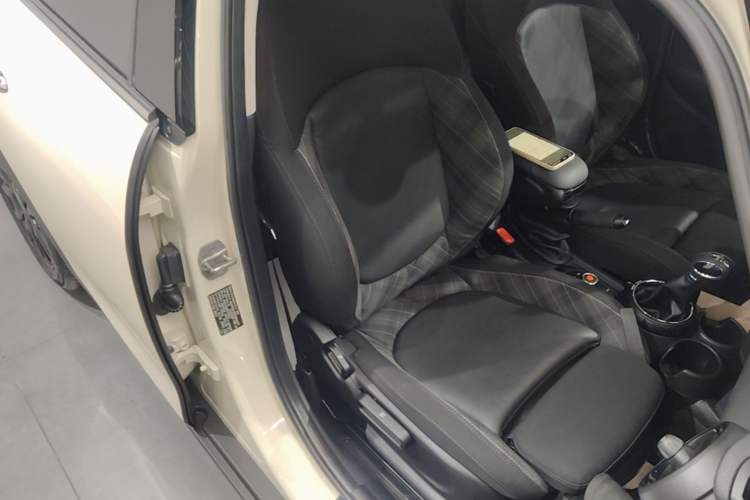 Used MINI 2016 1.5T COOPER Five-Door Edition Right Front Seat