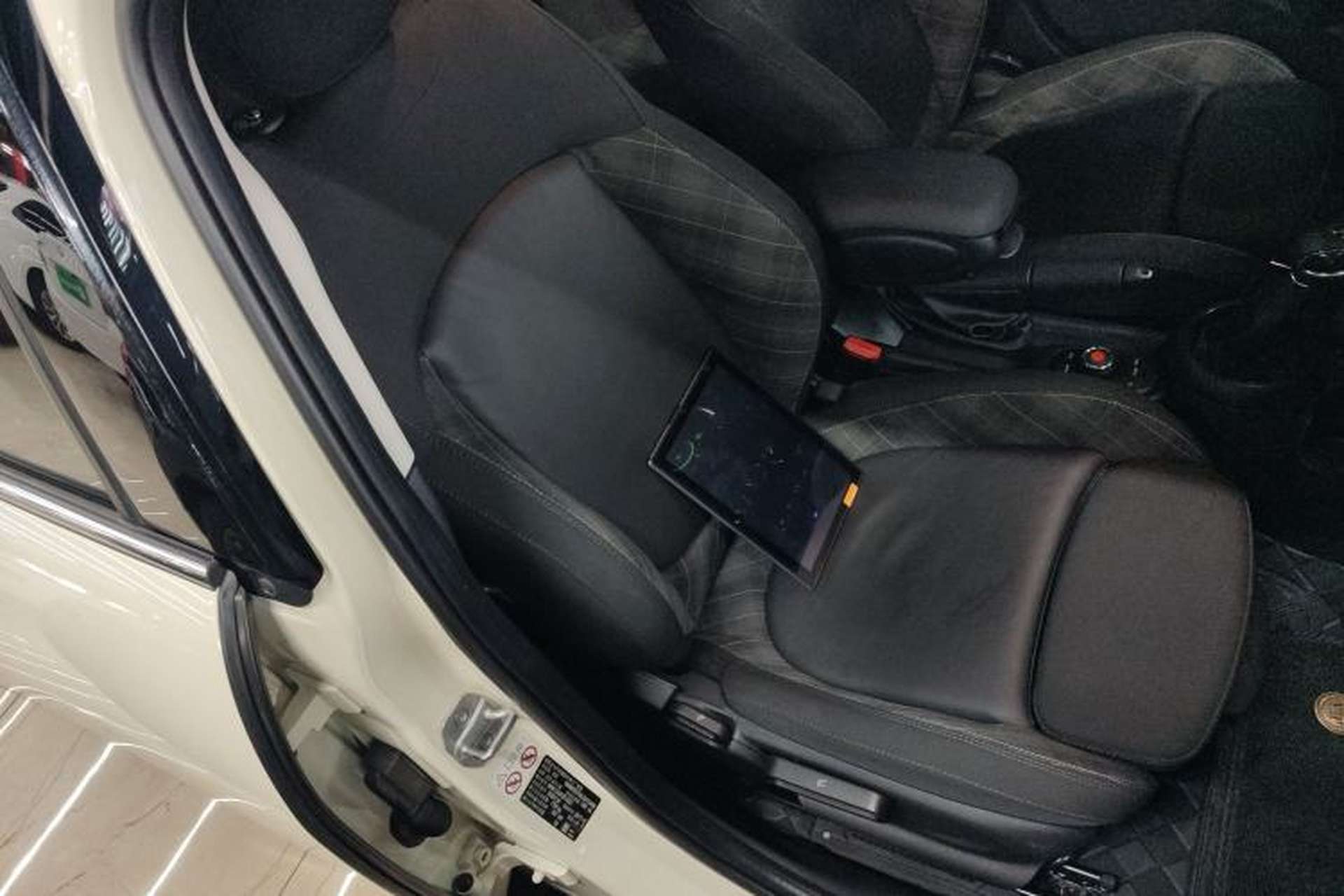 Used MINI 2016 1.5T COOPER Five-Door Edition Right Front Seat