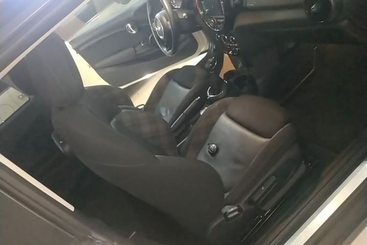 Used MINI 2016 1.5T COOPER Avant-Garde Right Front Seat