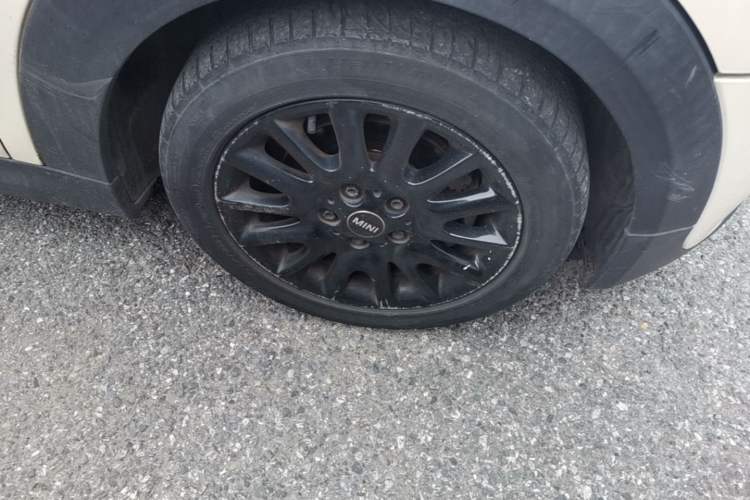 Used MINI 2016 1.2T ONE Pioneer Edition Right Front Wheel Hub