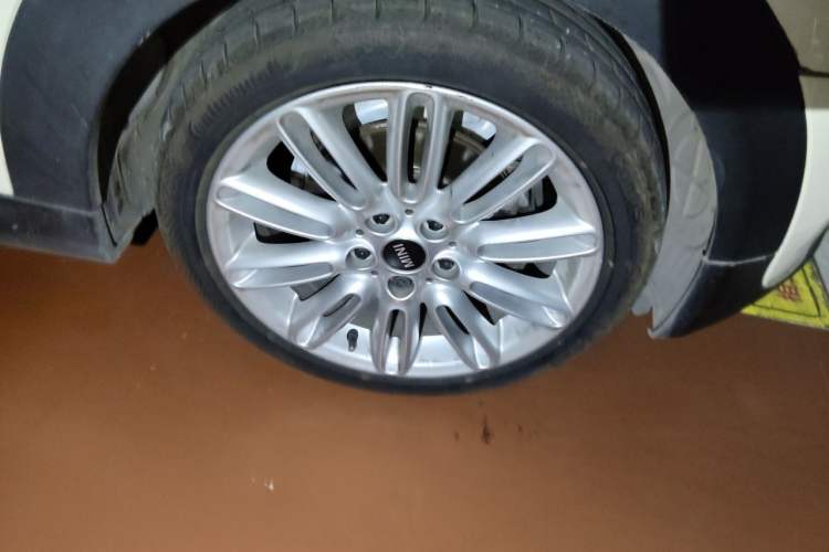 Used MINI 2016 1.5T COOPER Avant-Garde Right Front Wheel Hub