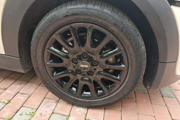 Used MINI 2016 1.2T ONE Pioneer Edition Right Front Wheel Hub