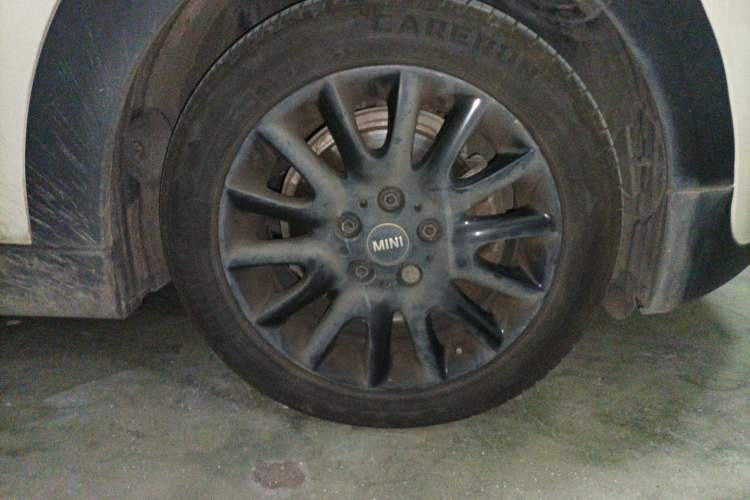 Used MINI 2016 1.5T COOPER Five-Door Edition Right Front Wheel Hub