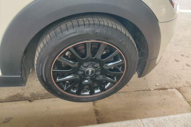 Used MINI 2016 1.2T ONE Pioneer Edition Right Front Wheel Hub