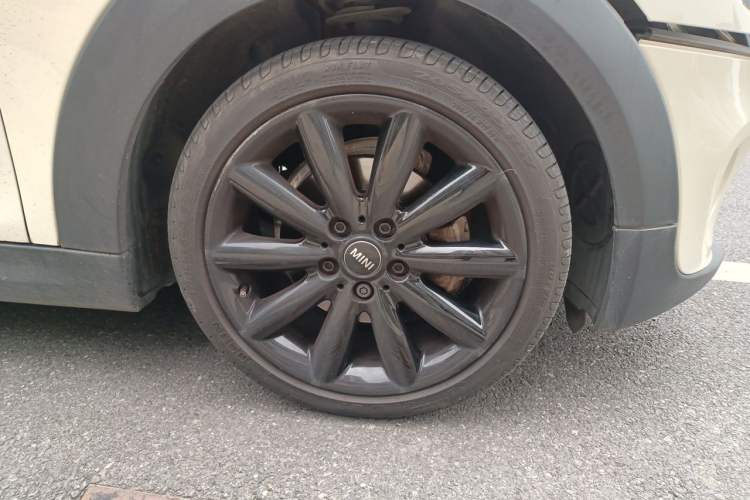 Used MINI 2016 1.5T COOPER Avant-Garde Right Front Wheel Hub