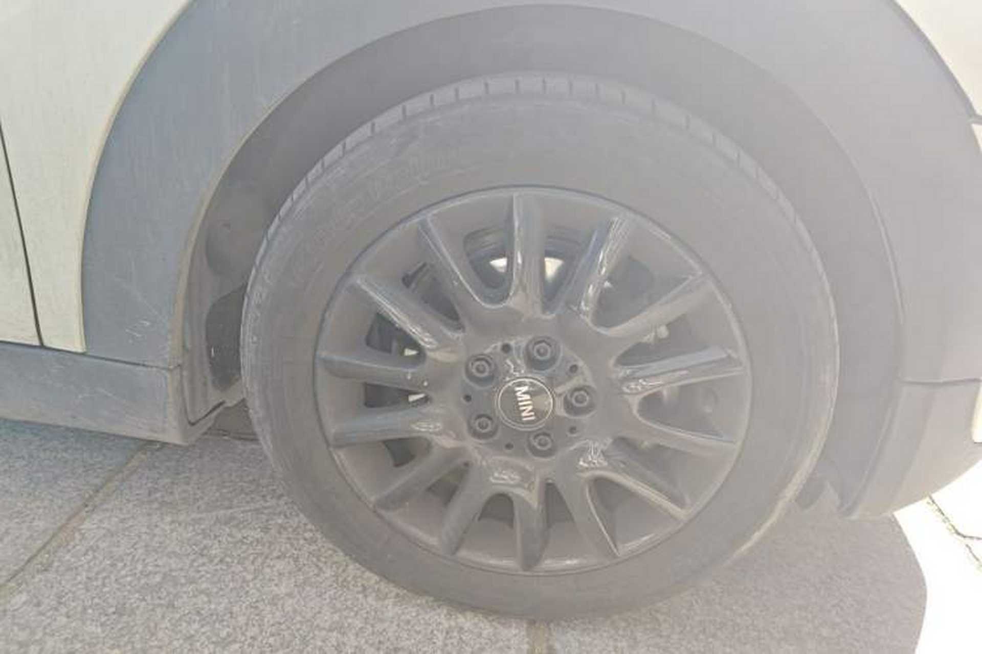 Used MINI 2016 1.2T ONE Pioneer Edition Five-Door Version Right Front Wheel Hub