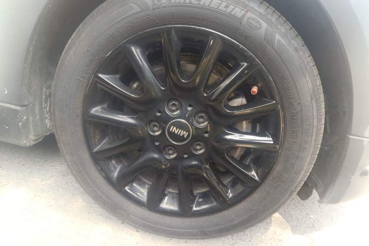 Used MINI 2016 1.2T ONE Pioneer Edition Right Front Wheel Hub