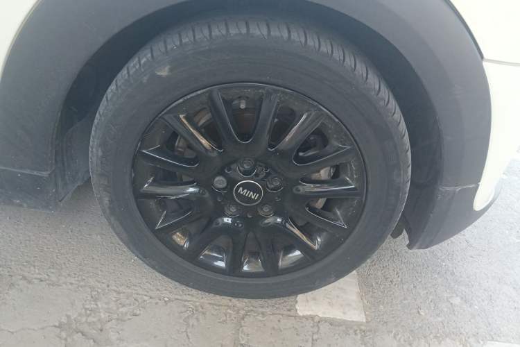 Used MINI 2016 1.5T COOPER Right Front Wheel Hub