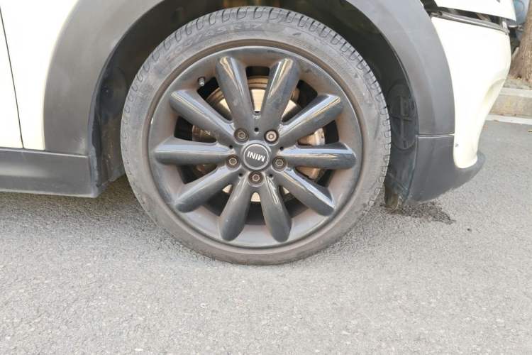 Used MINI 2016 1.5T COOPER Avant-Garde Right Front Wheel Hub