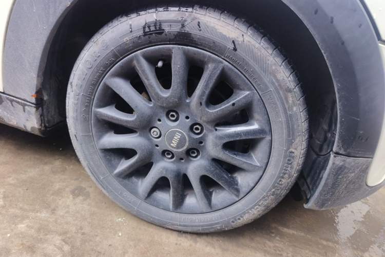 Used MINI 2016 1.5T COOPER Five-Door Edition Right Front Wheel Hub
