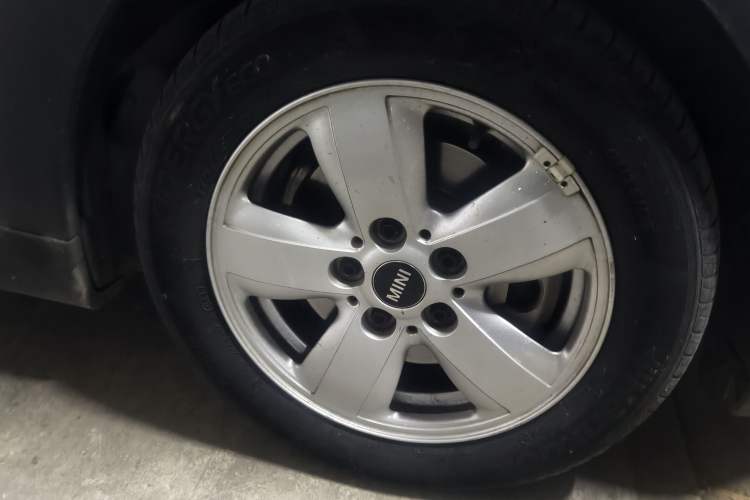 Used MINI 2016 1.2T ONE Five-Door Edition Right Front Wheel Hub