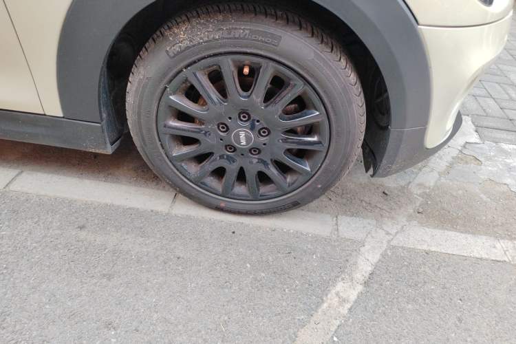 Used MINI 2016 1.2T ONE Pioneer Edition Right Front Wheel Hub