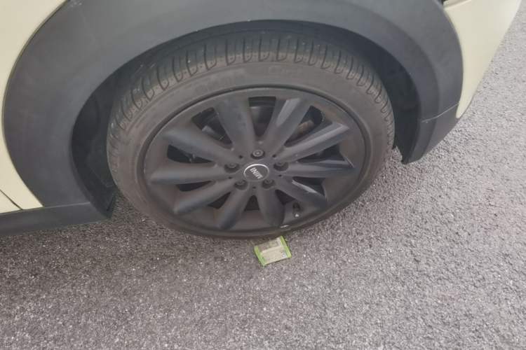 Used MINI 2016 1.5T COOPER Avant-Garde Right Front Wheel Hub