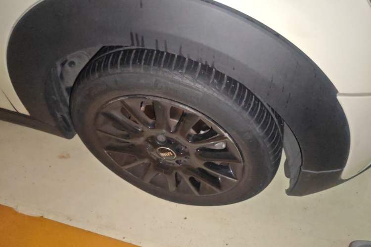 Used MINI 2016 1.5T COOPER Five-Door Edition Right Front Wheel Hub