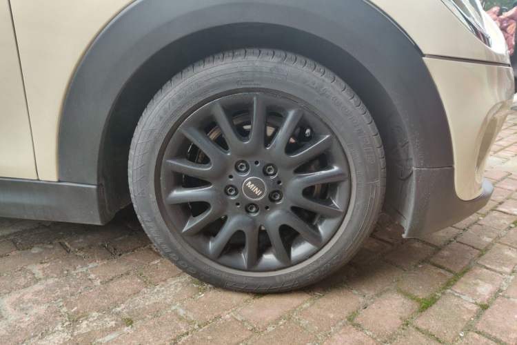 Used MINI 2016 1.2T ONE Pioneer Edition Right Front Wheel Hub