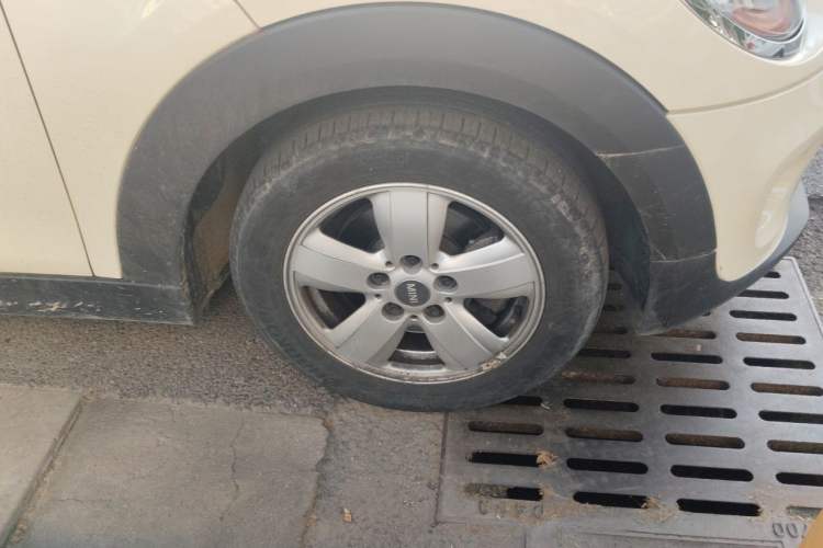 Used MINI 2016 1.2T ONE Five-Door Edition Right Front Wheel Hub