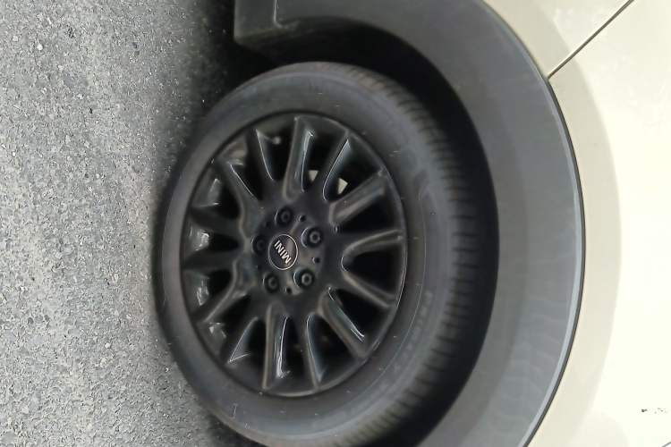 Used MINI 2016 1.2T ONE Right Front Wheel Hub