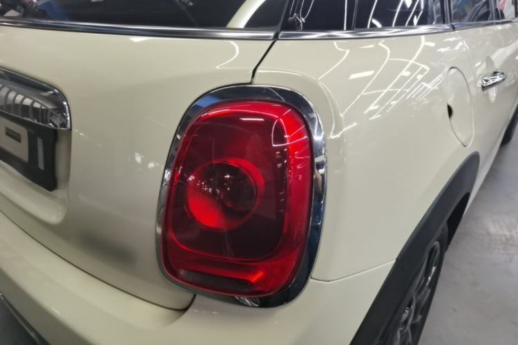 Used MINI 2016 1.5T COOPER Five-Door Edition Right Rear Taillight