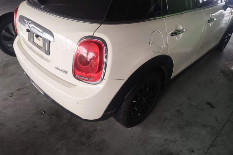 Used MINI 2016 1.5T COOPER Five-Door Edition Right Rear Taillight