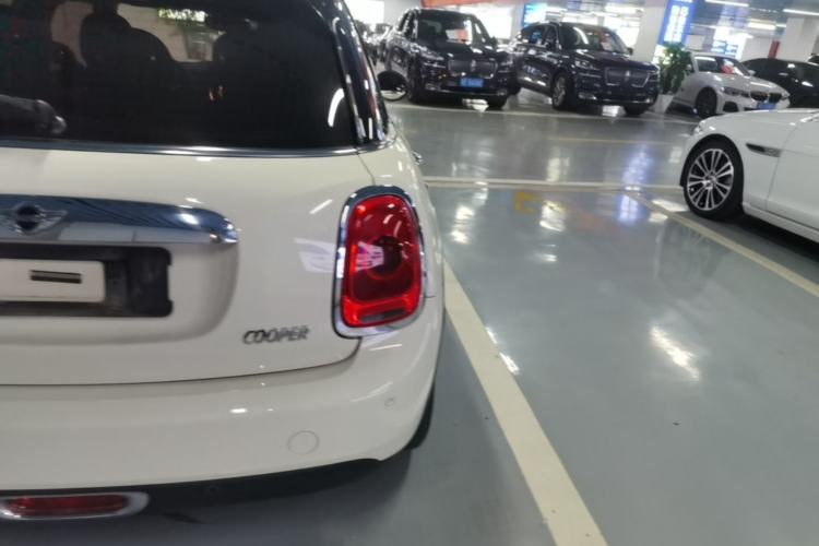 Used MINI 2016 1.5T COOPER Five-Door Edition Right Rear Taillight