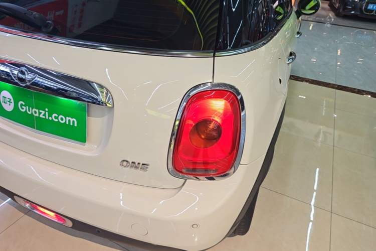Used MINI 2016 1.2T ONE Pioneer Edition Five-Door Version Right Rear Taillight
