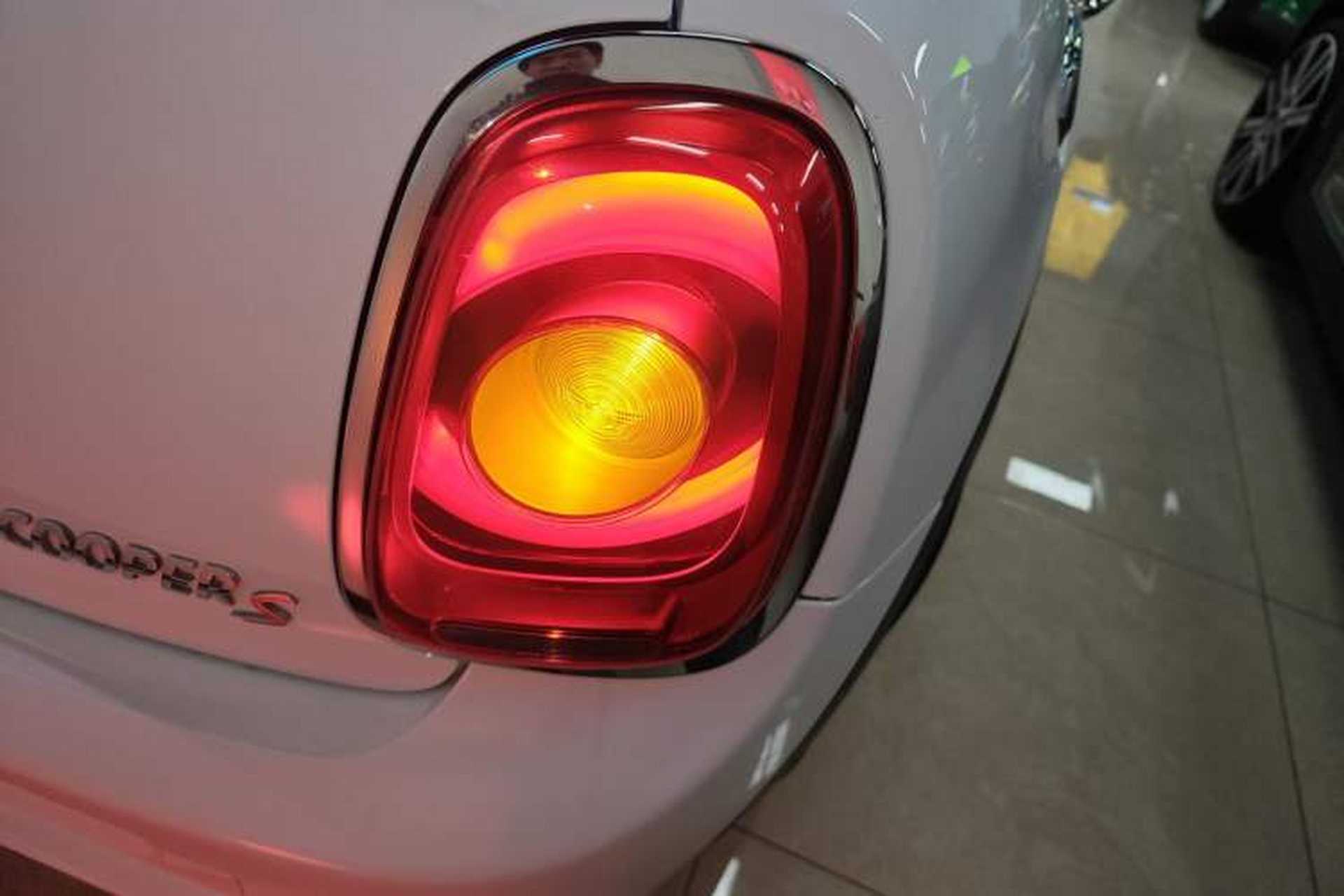 Used MINI 2016 2.0T COOPER S Five-Door Edition Right Rear Taillight