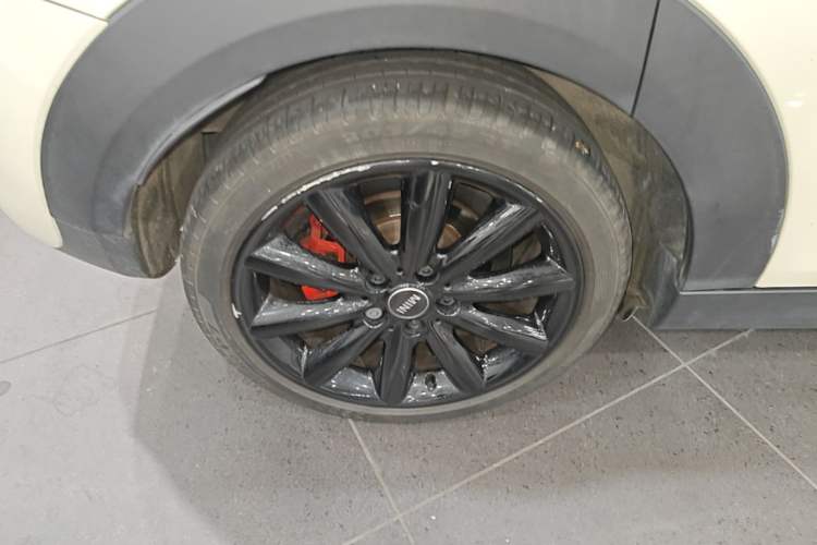 Used MINI 2016 2.0T COOPER S Five-Door Edition Right Rear Wheel Hub