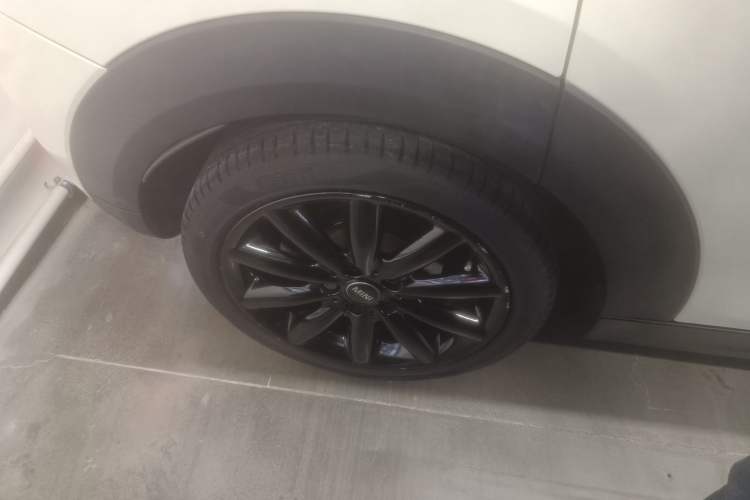 Used MINI 2016 1.5T COOPER Performance Edition 5-door version Right Rear Wheel Hub