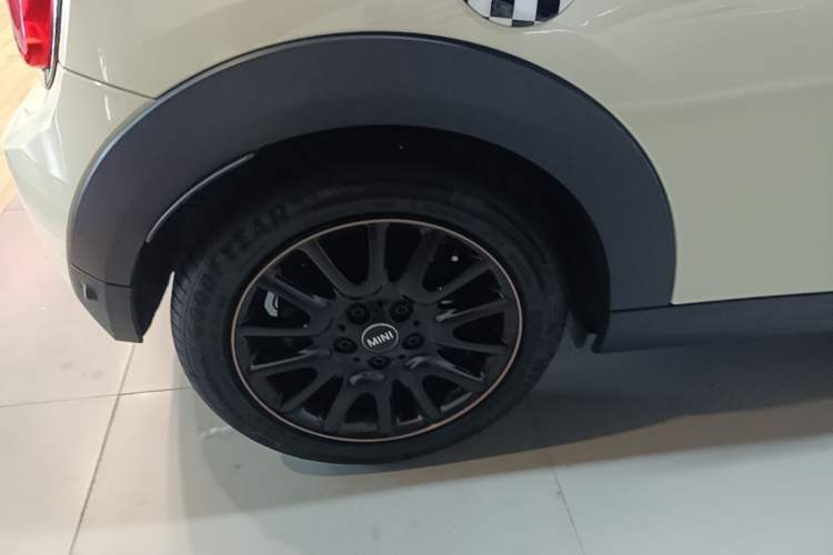 Used MINI 2016 1.2T ONE Pioneer Edition Right Rear Wheel Hub
