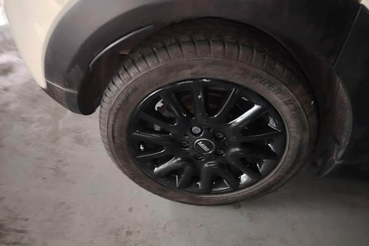 Used MINI 2016 1.5T COOPER Five-Door Edition Right Rear Wheel Hub
