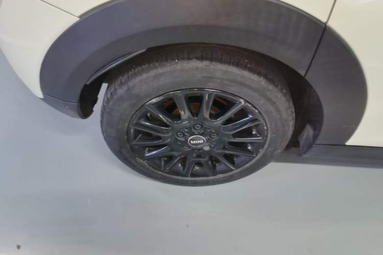 Used MINI 2016 1.5T COOPER Five-Door Edition Right Rear Wheel Hub