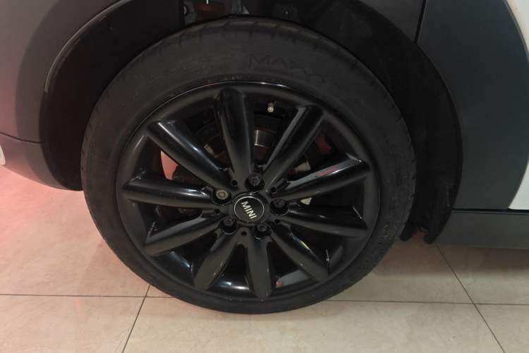 Used MINI 2016 2.0T COOPER S Five-Door Edition Right Rear Wheel Hub