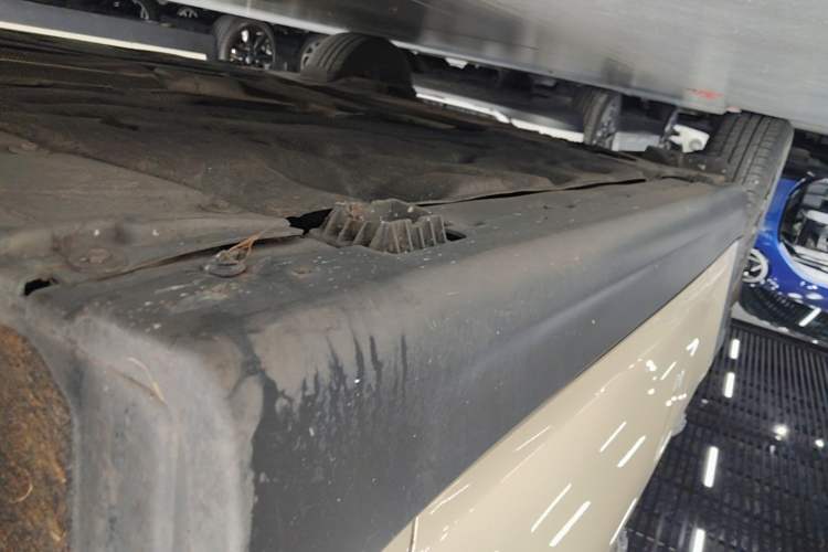Used MINI 2016 1.2T ONE Pioneer Edition Five-Door Version Right Side Sill