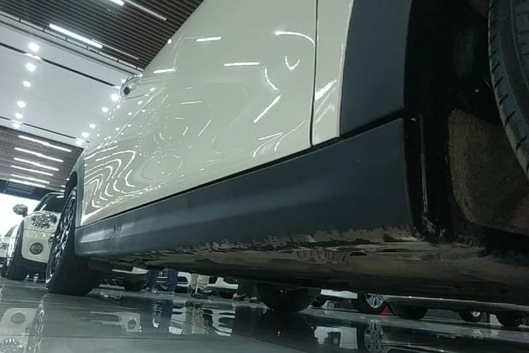 Used MINI 2016 1.2T ONE Pioneer Edition Right Side Sill