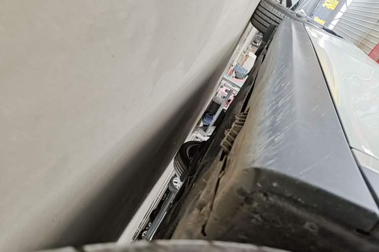Used MINI 2016 1.5T COOPER Pioneer Edition Five-Door Model Right Side Sill