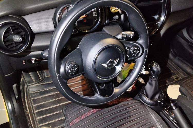 Used MINI 2016 1.5T COOPER Avant-Garde Steering Wheel